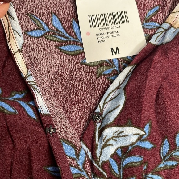 NWT Forever 21 Floral Print Dress. Elastic Waist With Belt. Bell Sleeves. Size M - Picture 6 of 11